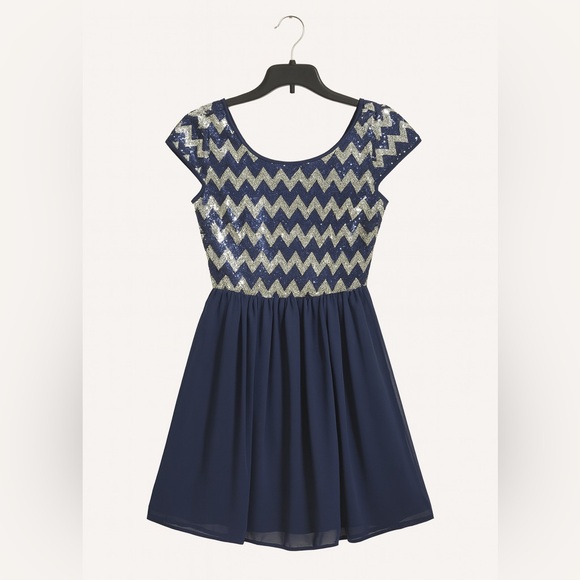 B. Darlin Juniors Navy & Silver Sequin Dress – Size 3/4 Cocktail Formal Prom - Picture 1 of 3